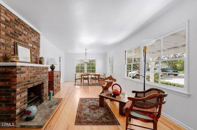 La Canada Flintridge, CA 91011,4820 Hampton RD