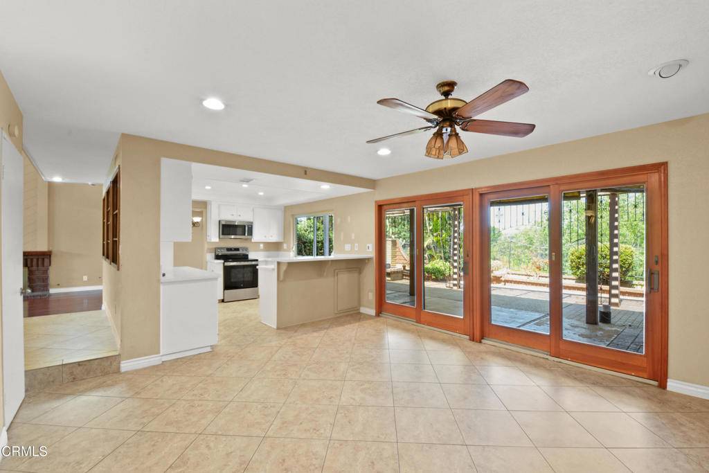 Fullerton, CA 92835,728 Arroues DR