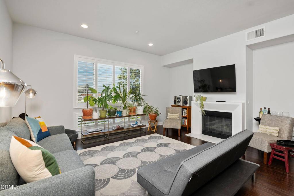Toluca Lake, CA 91602,10878 Bloomfield ST #310