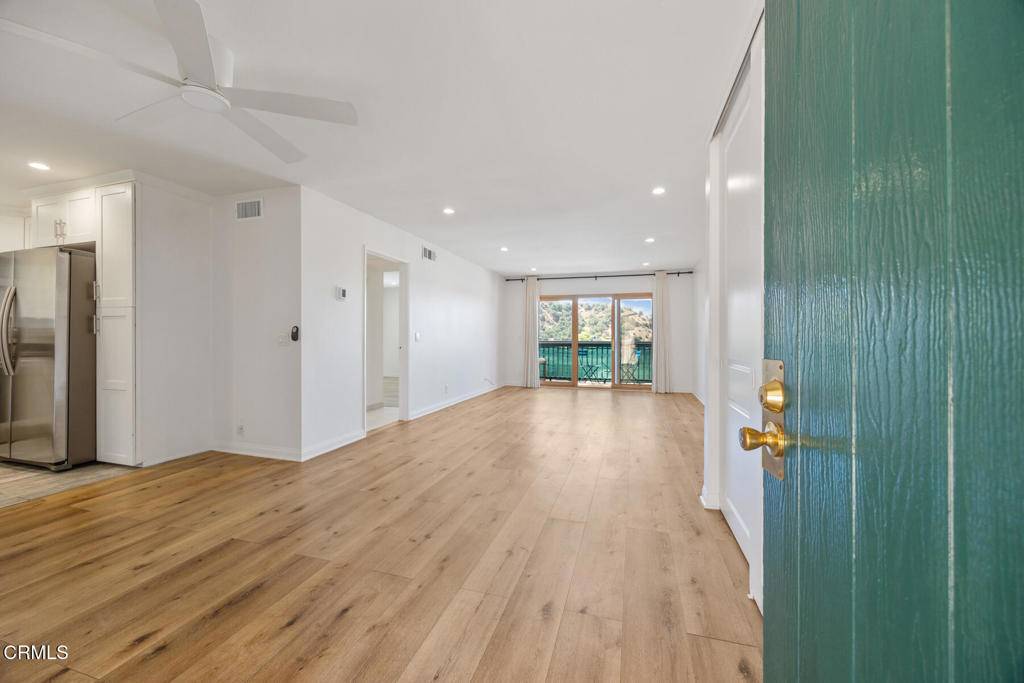 Glendale, CA 91208,2940 N Verdugo RD #411