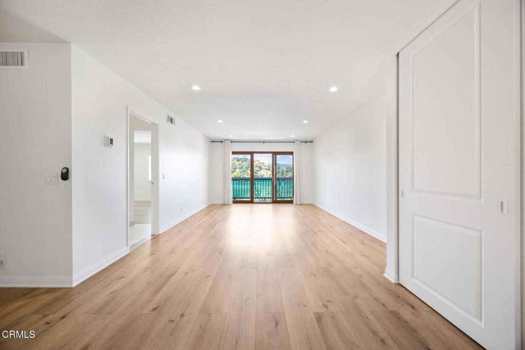 Glendale, CA 91208,2940 N Verdugo RD #411