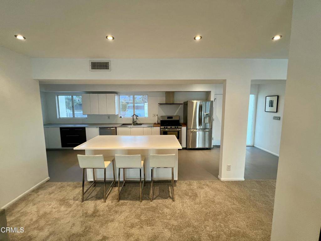 Palm Springs, CA 92262,422 N Farrell DR