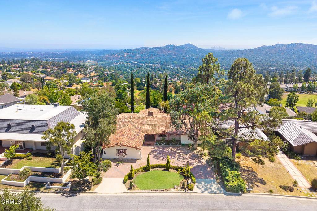 La Canada Flintridge, CA 91011,592 Starlight Crest DR