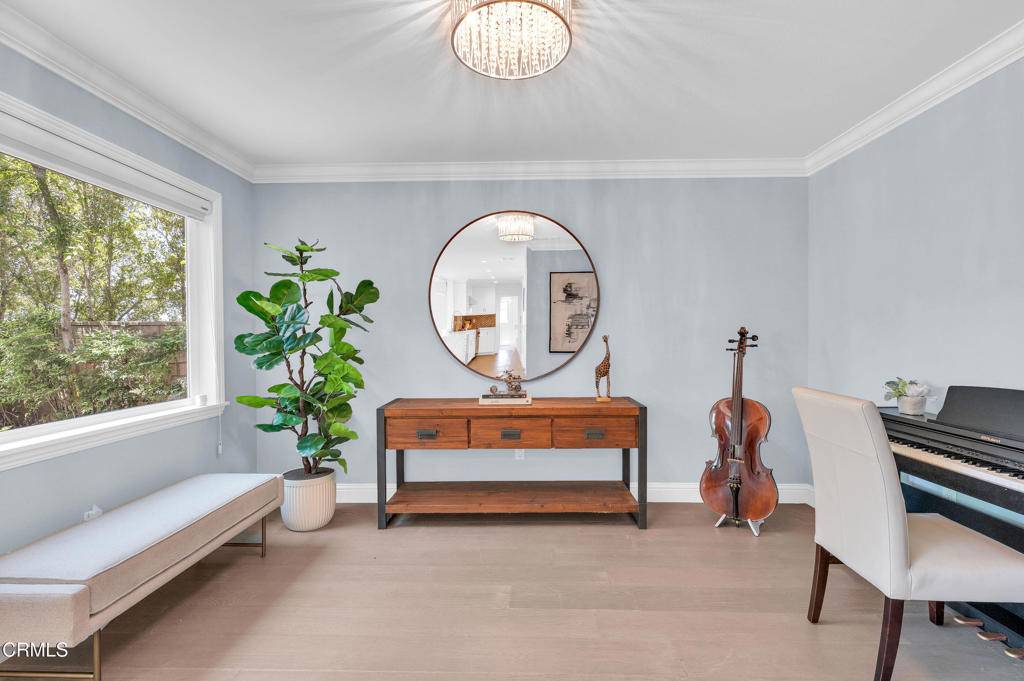 La Canada Flintridge, CA 91011,320 Starlane DR