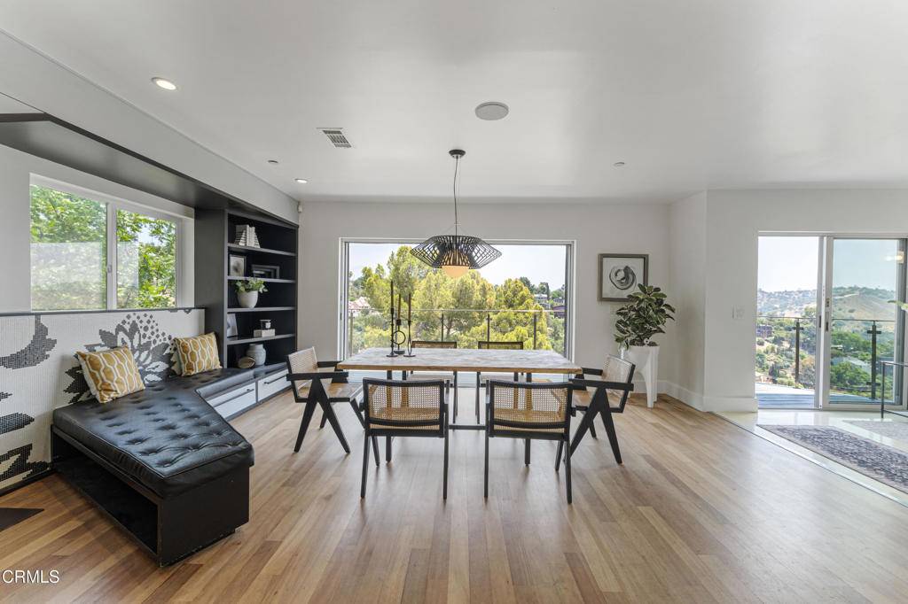 Los Angeles, CA 90065,453 Frontenac AVE