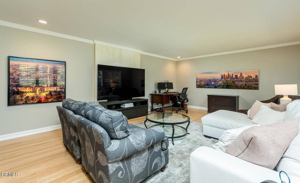 Glendale, CA 91207,1535 Glenmont DR