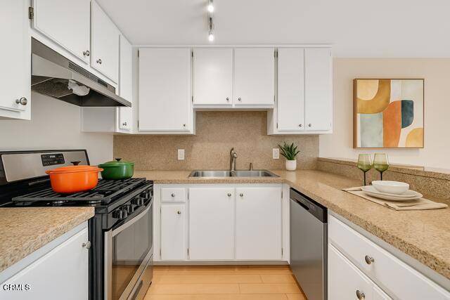 Los Angeles, CA 90068,1940 N Highland AVE #10