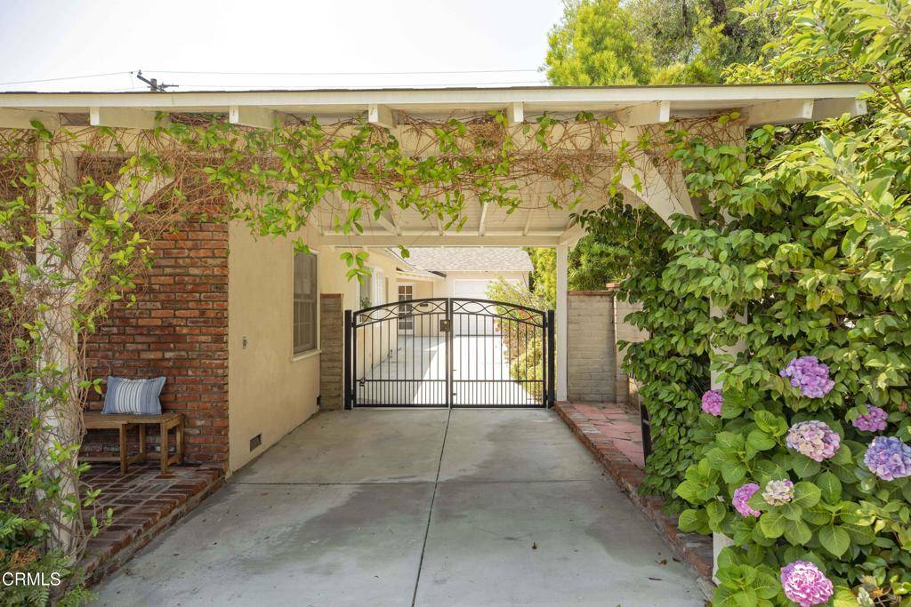 La Canada Flintridge, CA 91011,432 Oliveta PL