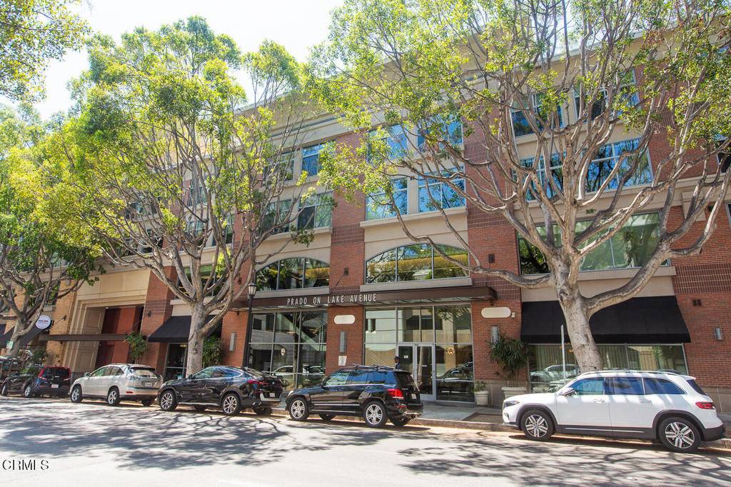 Pasadena, CA 91101,840 E Green ST #220
