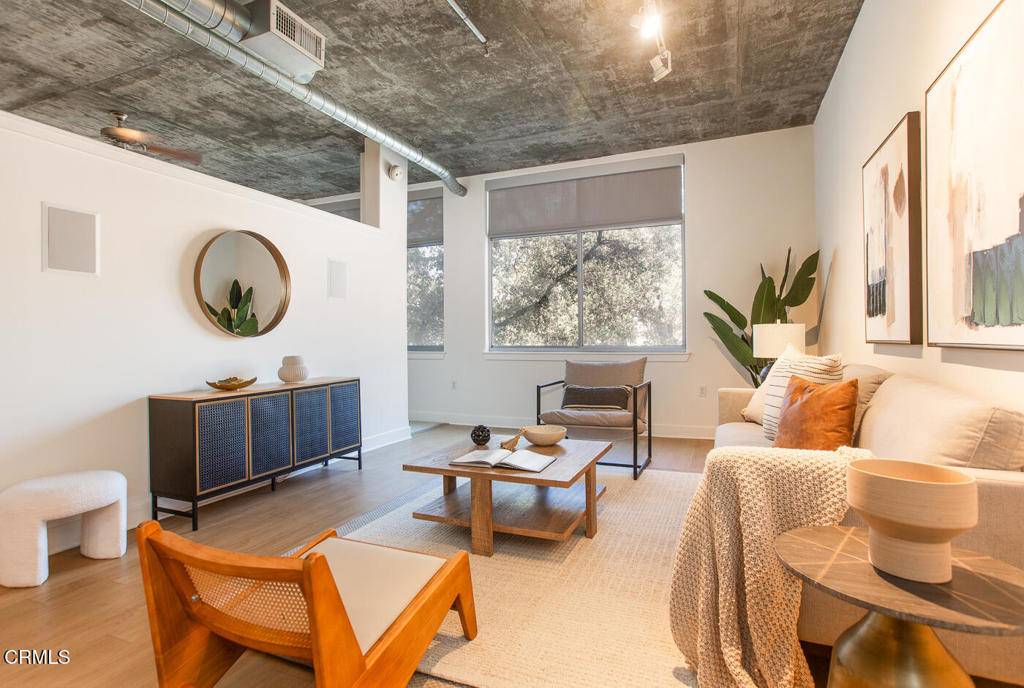 Pasadena, CA 91101,840 E Green ST #220