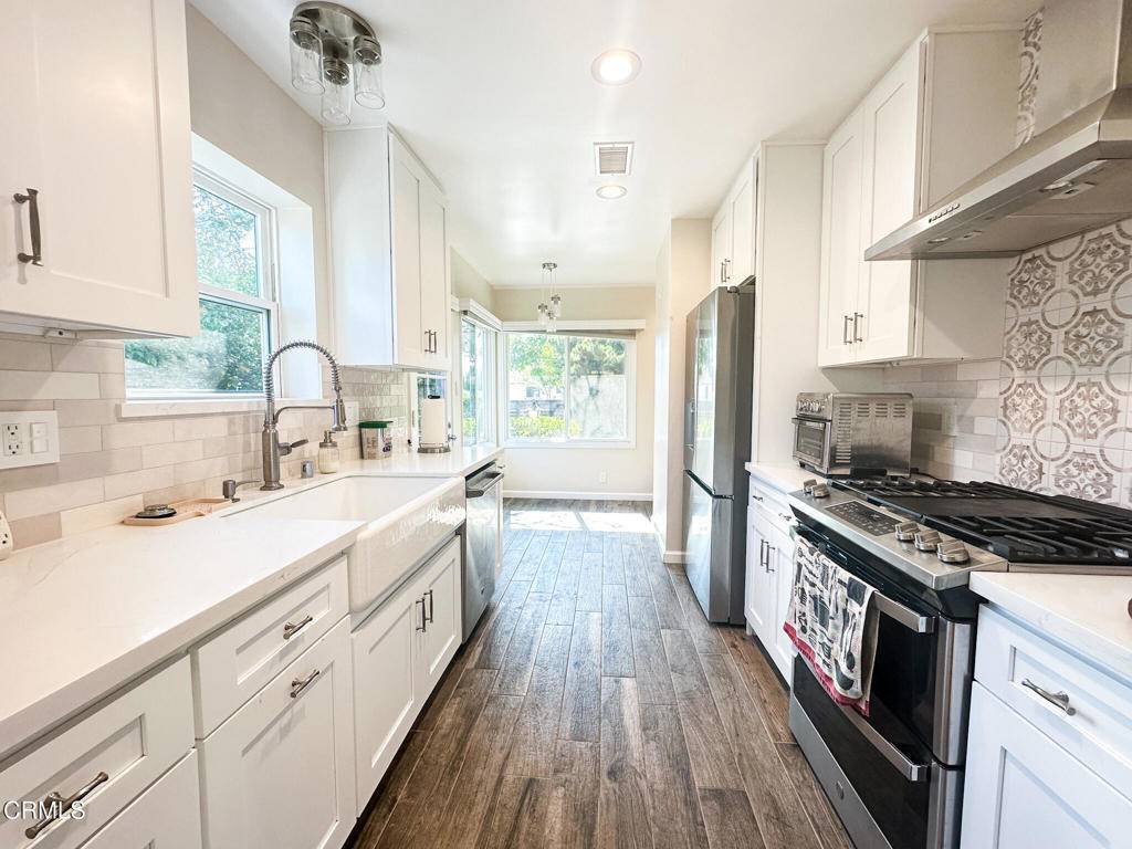 Valley Village, CA 91607,5714 Simpson AVE