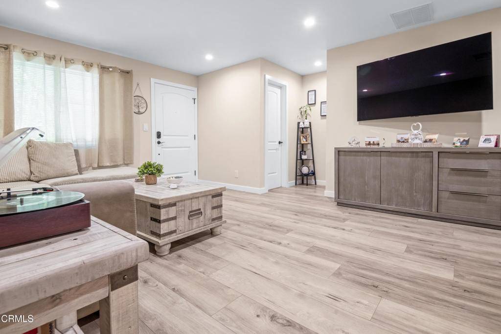 Winnetka, CA 91306,20224 Cohasset ST