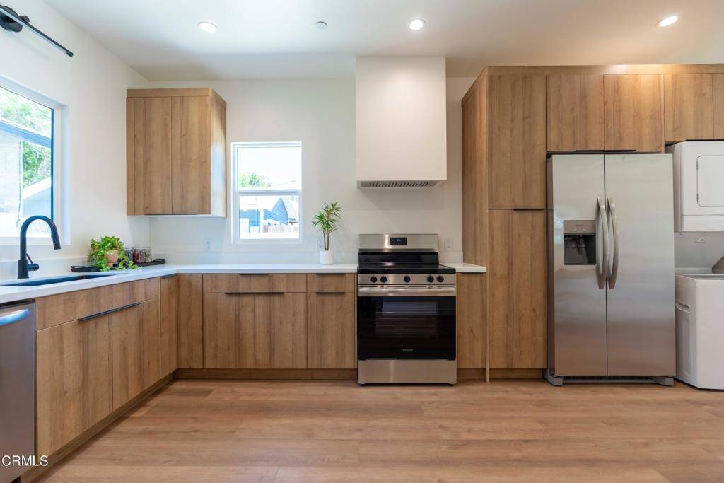 Los Angeles, CA 90031,2222 1/4 Dorris PL