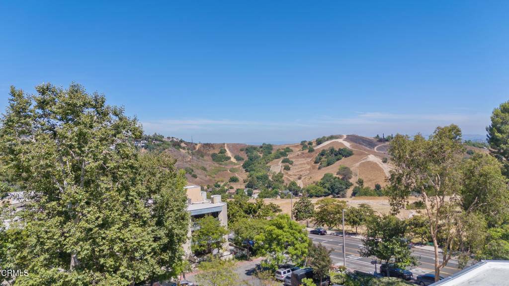 Los Angeles, CA 90042,4499 Via Marisol #312