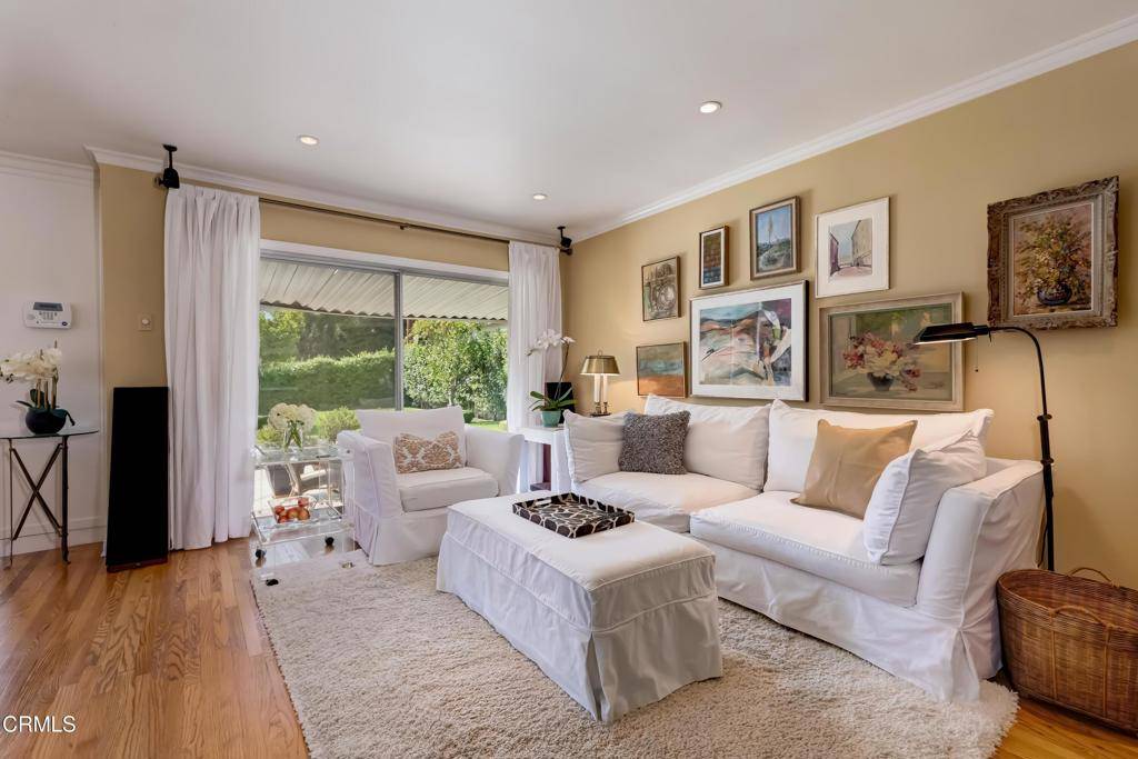 Beverly Hills, CA 90210,807 N Doheney DR