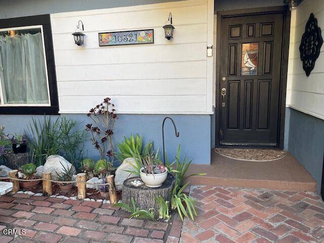 Tujunga, CA 91042,10321 Silverton AVE