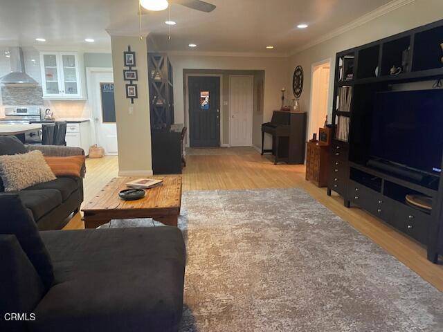 Tujunga, CA 91042,10321 Silverton AVE