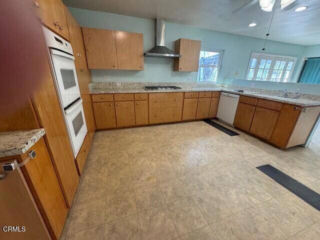 Los Angeles, CA 91352,10455 Penrose ST