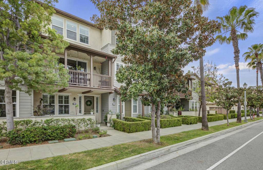 Azusa, CA 91702,820 E Promenade #B