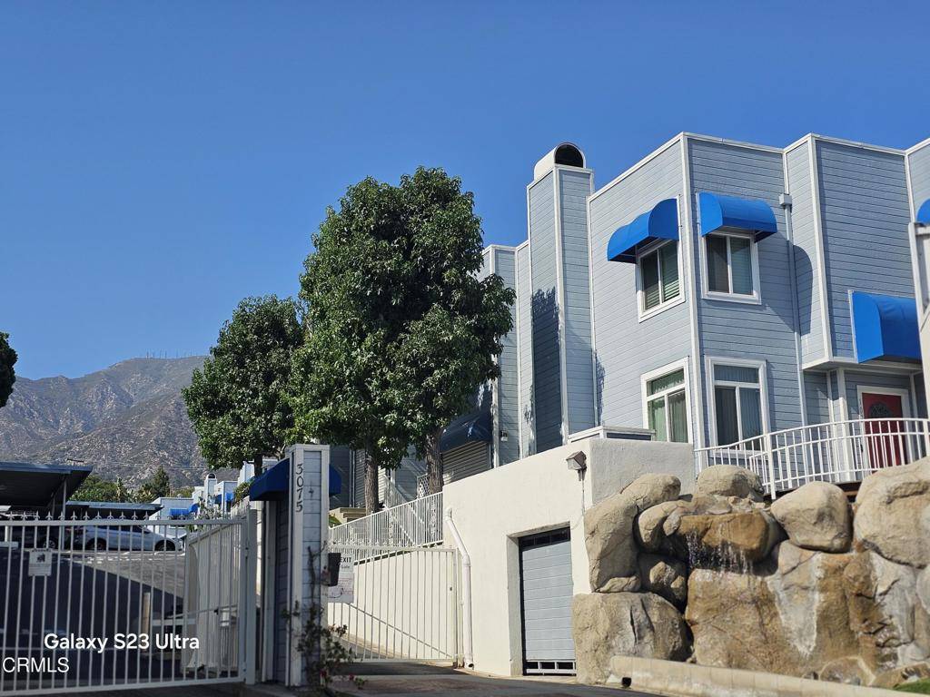 La Crescenta, CA 91214,3075 Foothill BLVD #128