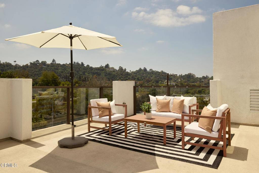 Los Angeles, CA 90042,6899 Pollard ST