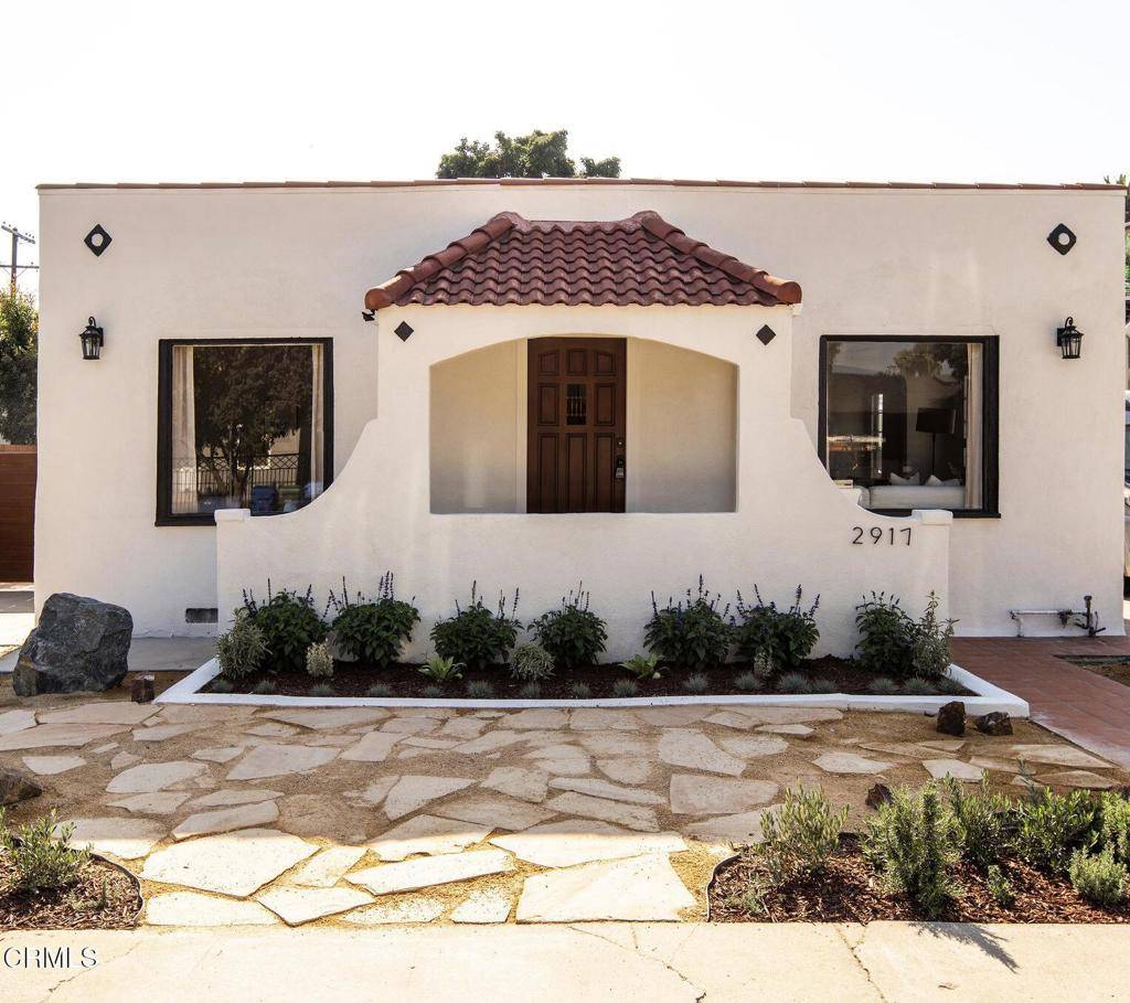 Los Angeles, CA 90016,2917 Hillcrest DR