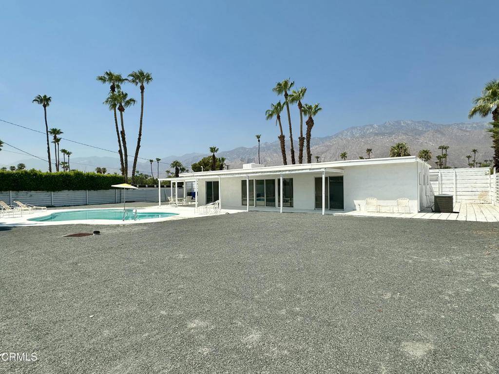 Palm Springs, CA 92262,422 N Farrell DR