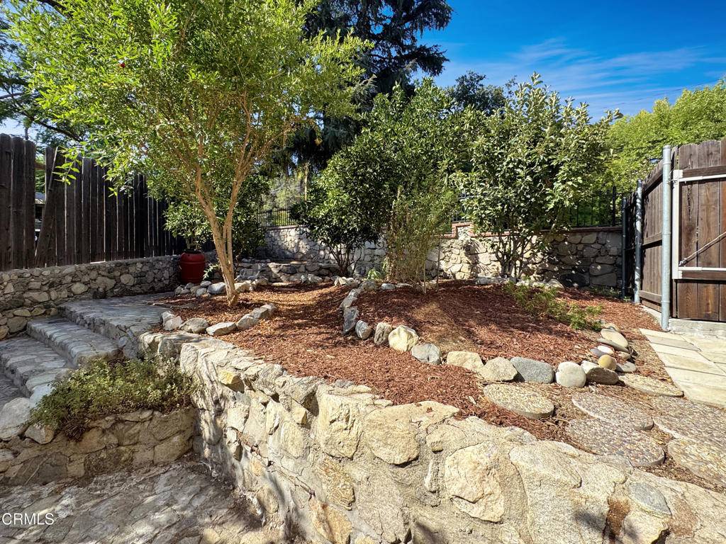 La Crescenta, CA 91214,2800 Henrietta AVE