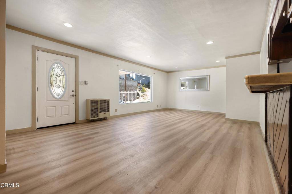 Los Angeles, CA 90068,3412 Barham BLVD