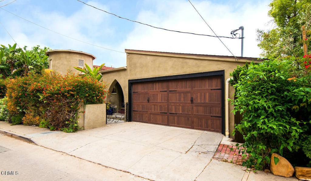 Los Angeles, CA 90027,2214 Lyric AVE