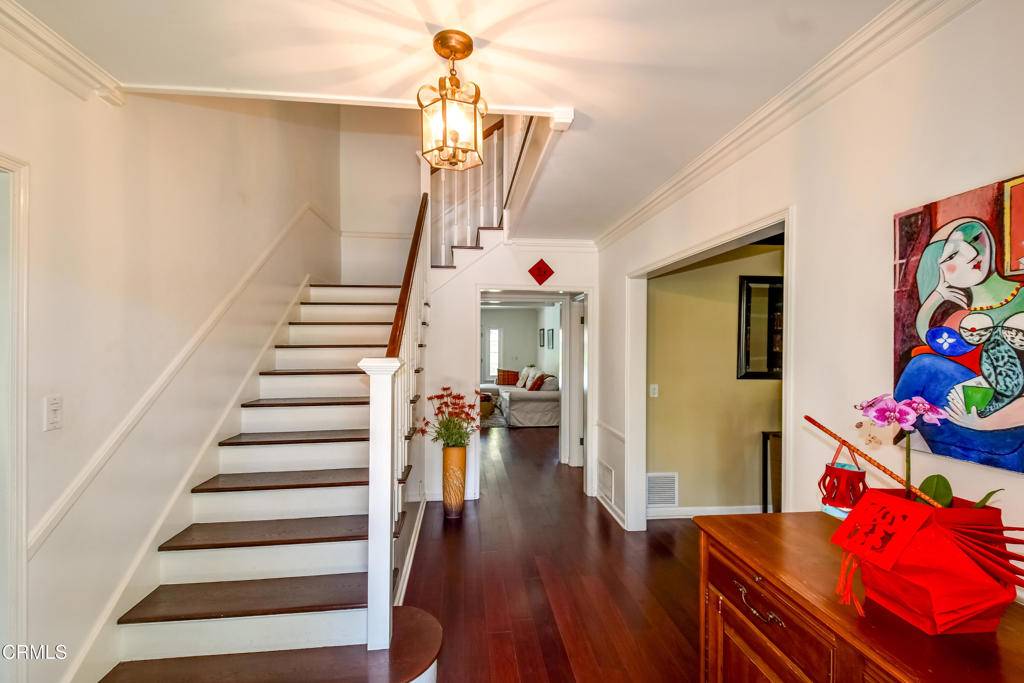 San Marino, CA 91108,1908 Warwick RD