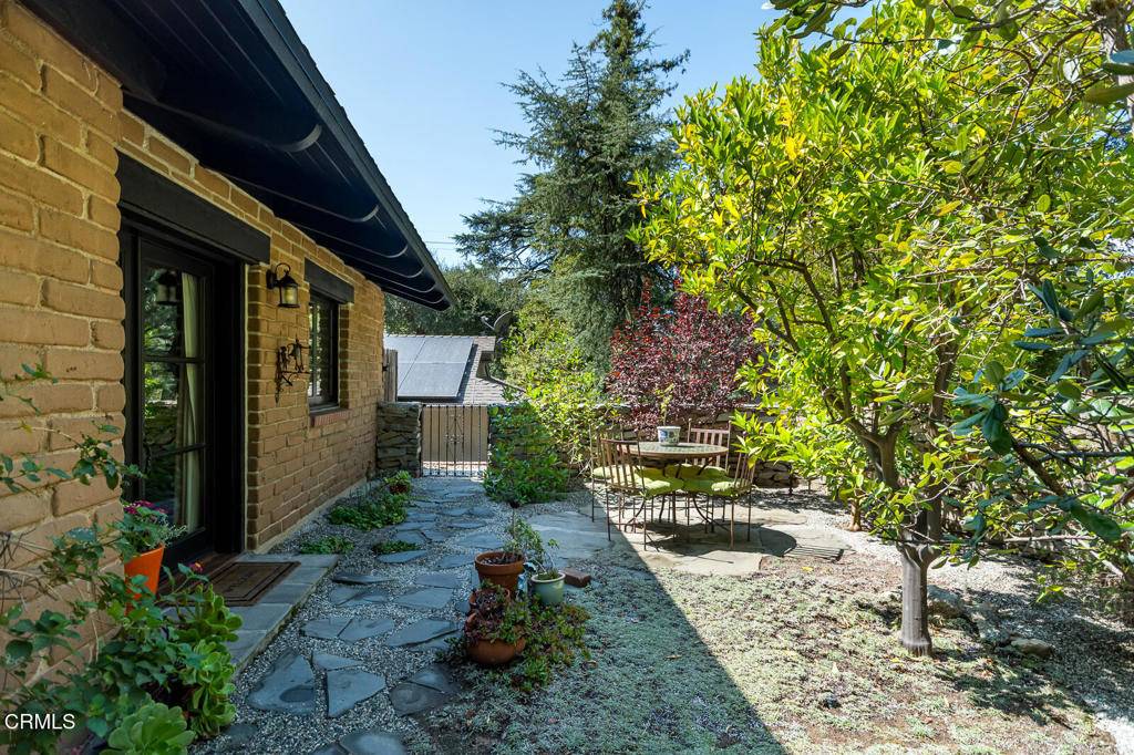 La Canada Flintridge, CA 91011,5260 Palm DR