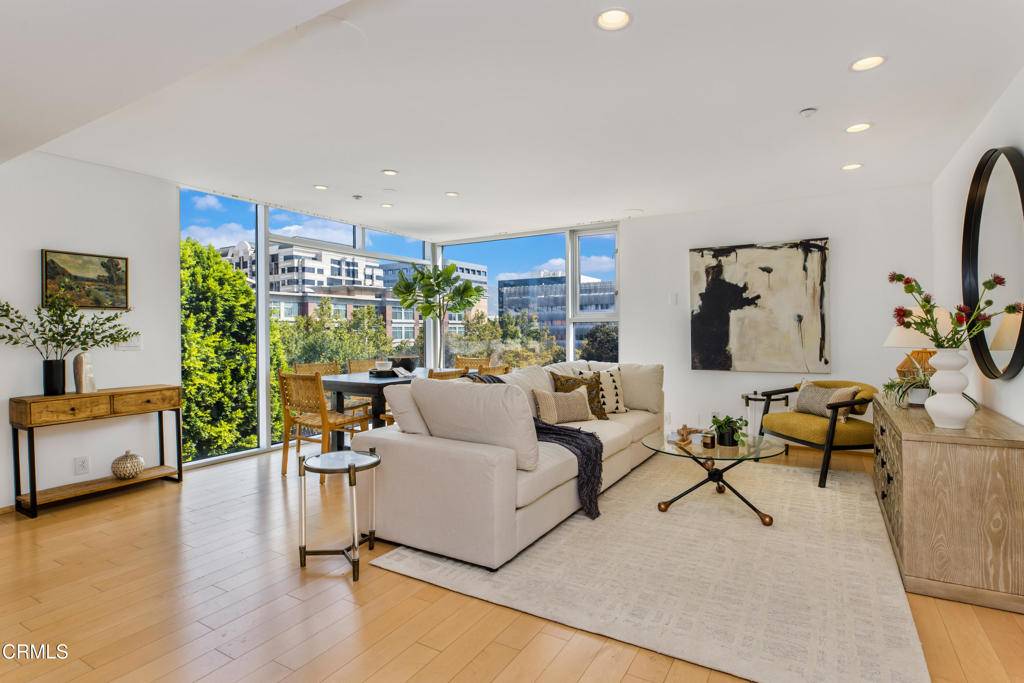 Pasadena, CA 91101,141 S Hudson AVE #401