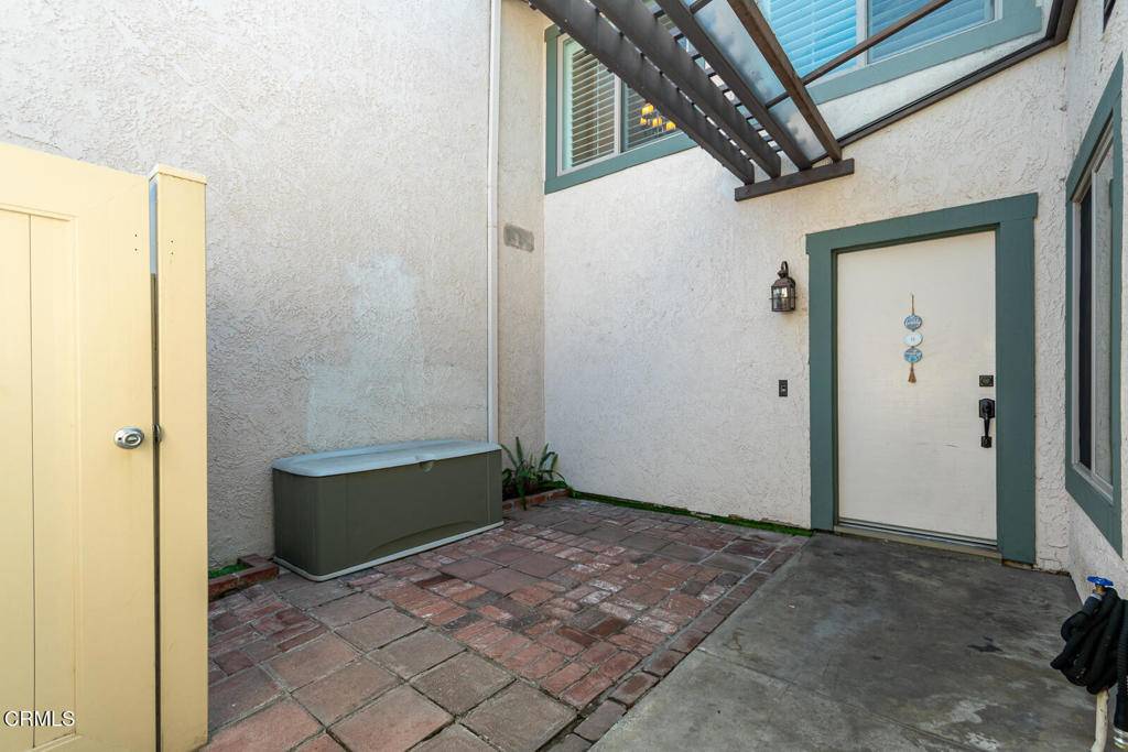 Azusa, CA 91702,842 E Pepper Tree DR