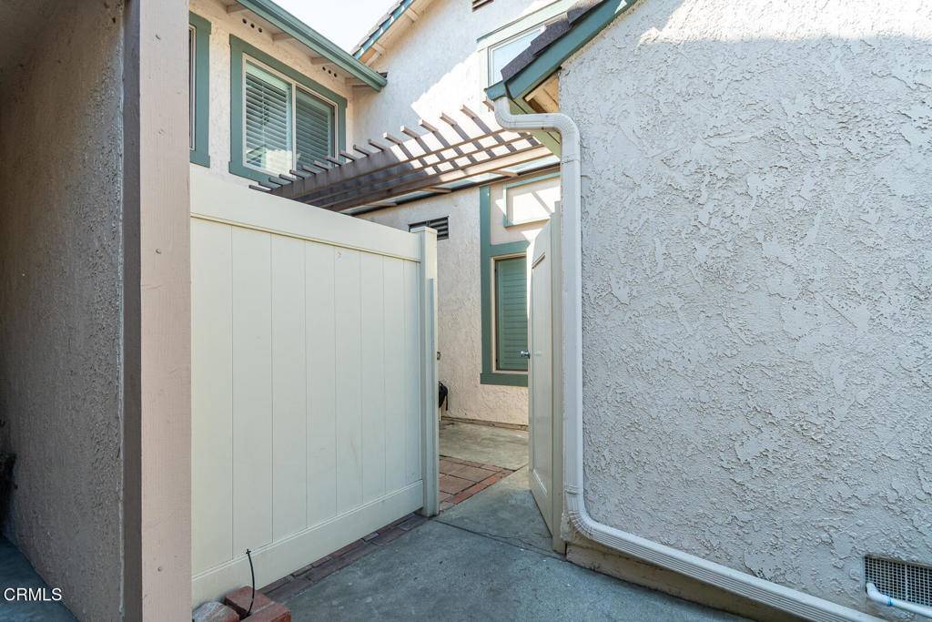 Azusa, CA 91702,842 E Pepper Tree DR