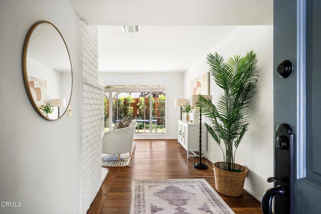 Pasadena, CA 91107,1640 N Altadena DR