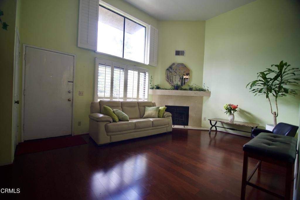 Duarte, CA 91010,1931 E Huntington DR #F