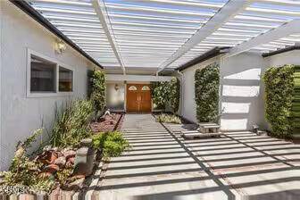 La Crescenta, CA 91214,2708 Pinelawn DR