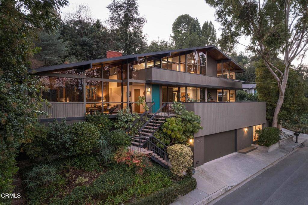 Pasadena, CA 91105,1256 Club House DR