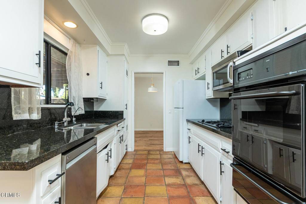 Sunland, CA 91040,8314 Owens ST