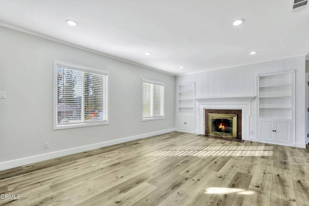 La Canada Flintridge, CA 91011,827 Parkman DR