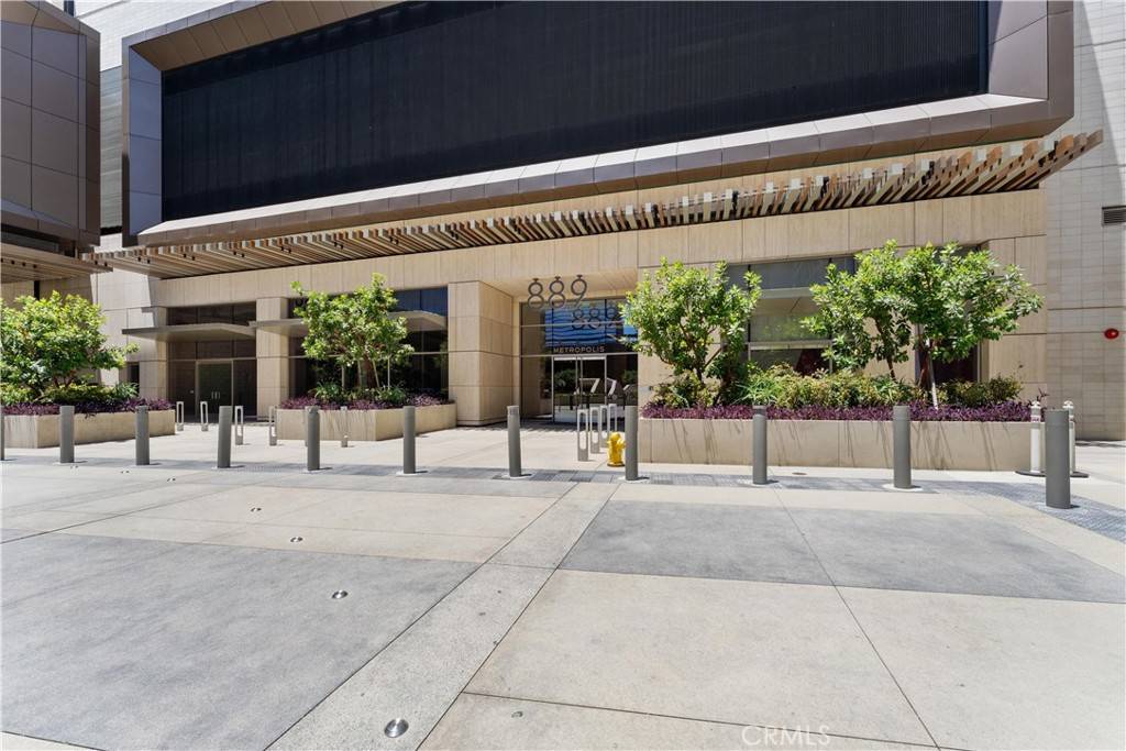 Los Angeles, CA 90017,889 Francisco ST #2906