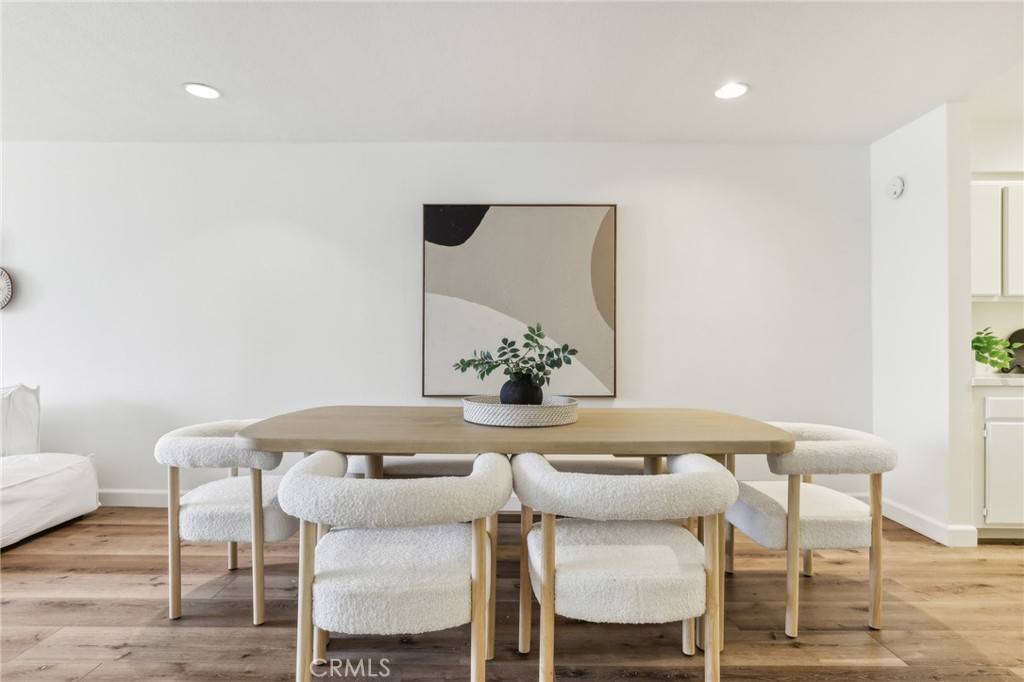 Los Angeles, CA 90068,1900 Vine ST #102