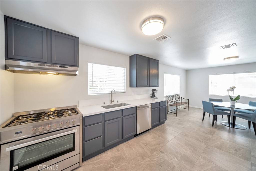 Van Nuys, CA 91406,17609 Covello ST