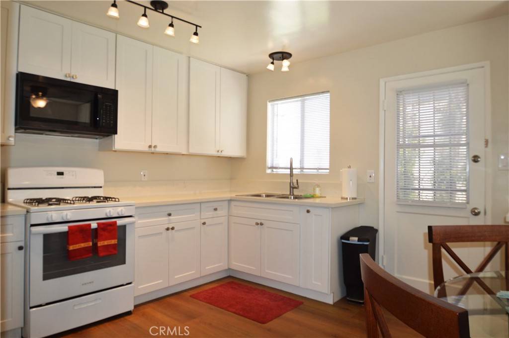 Duarte, CA 91010,868 Random LN