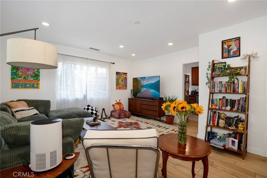 Los Angeles, CA 90042,917 N Avenue 51
