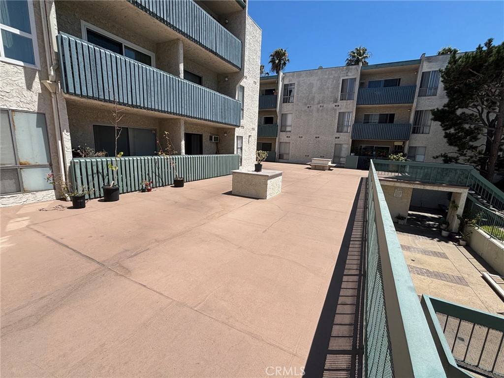 Inglewood, CA 90301,550 W Regent ST #338