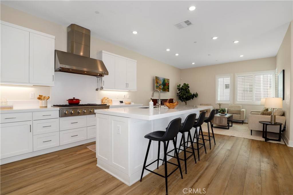 Valencia, CA 91381,27512 Golden Currant PL