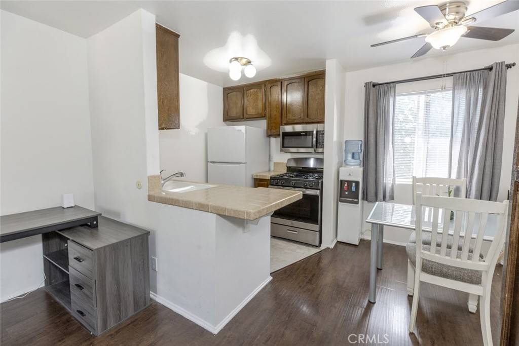 West Hills, CA 91307,7125 Shoup AVE #206