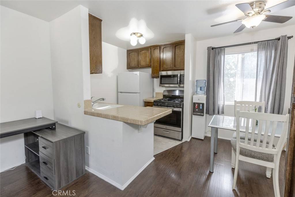 West Hills, CA 91307,7125 Shoup AVE #206